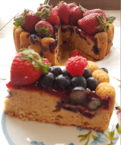 Receta de Bundt Cake de frutas del bosque