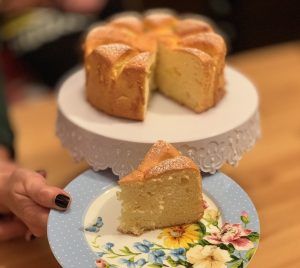 Receta de Bizcocho suave de limón y manzana